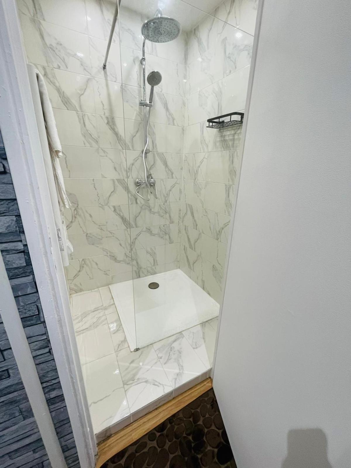 Studio Confortable- Disneyland Paris - Val D Europe - Plein Centre Ville Meaux - 2 Pers Exterior foto